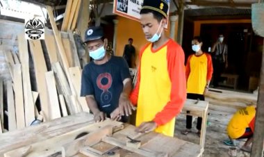 Keren, Program PKW Mebeler Milik PKBM Al-Amiin di Ngawi Diminati Puluhan Milenial