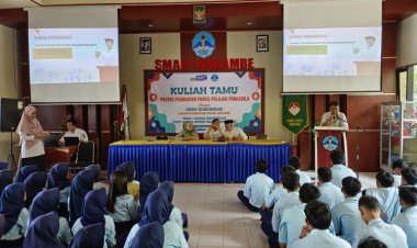 Mengambil Tema Suara Demokrasi, SMAN 1 Ngrambe Hadirkan Legislatif  DPRD Ngawi Sebagai Narasumber Kontekstualisasi P5