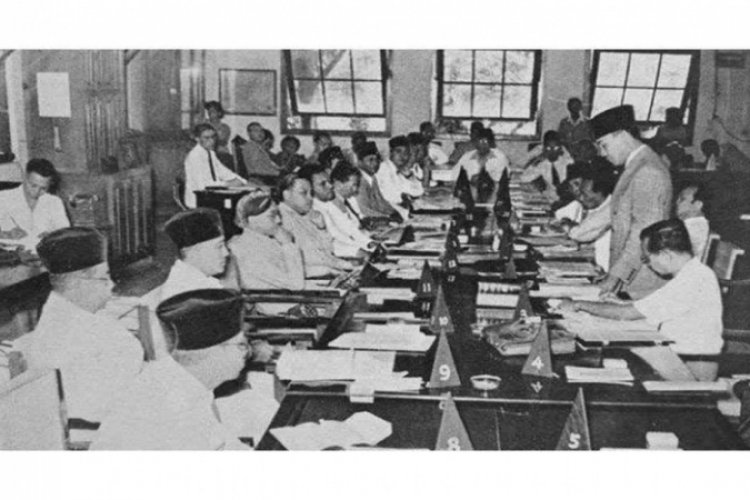 Sejarah yang Diperdebatkan
