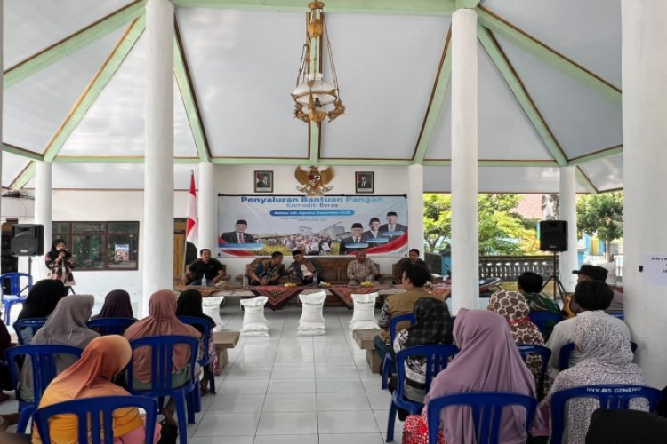 Bulog Madiun Salurkan Bantuan Pangan di Geneng Ngawi